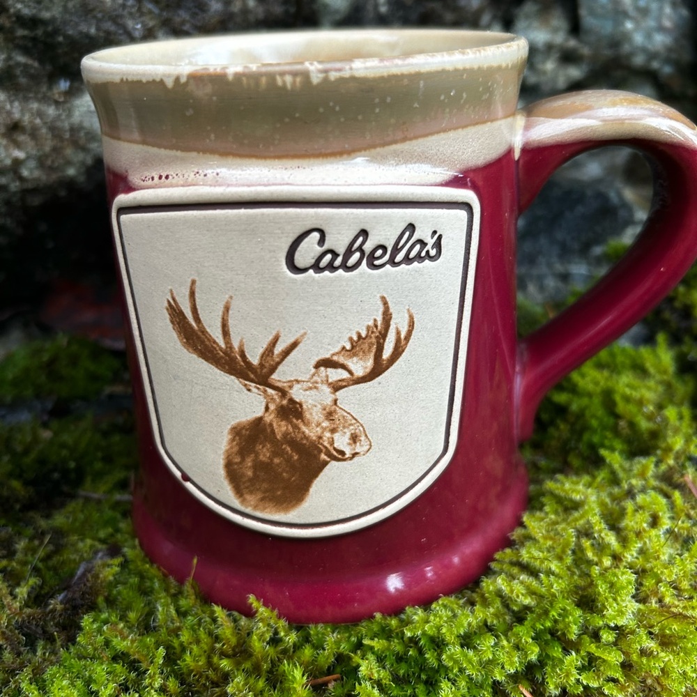Cabela's 20oz Ceramic Maroon and Tan Moose Mug